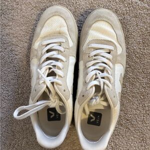 Veja Off-White and Light Beige Low-Top Sneakers